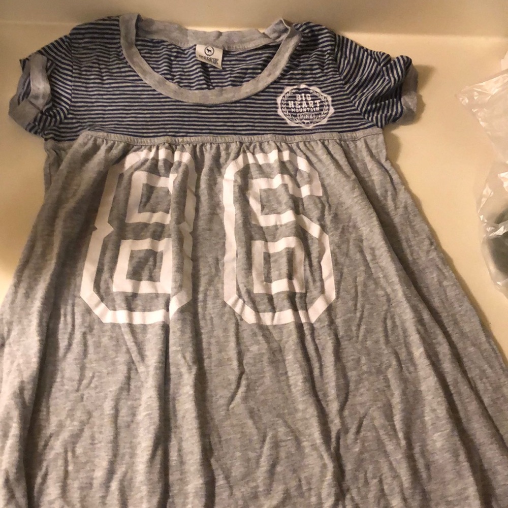 Night gown with the number 86 on it